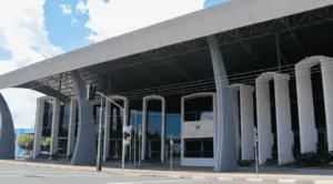 Fachada da Assembleia Legislativa de Roraima (ALE-RR) – preparação para prova discursiva de concurso público