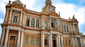 Fachada histórica da Prefeitura de Porto Alegre – concurso PGM POA Analista curso de discursivas Discursiva na Prática